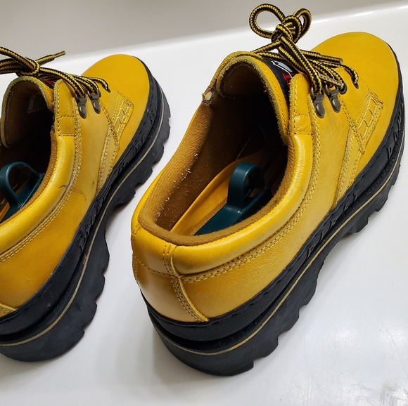 FIRST DOWN Low Top Lug Boots Yellow - Picture 7 of 11